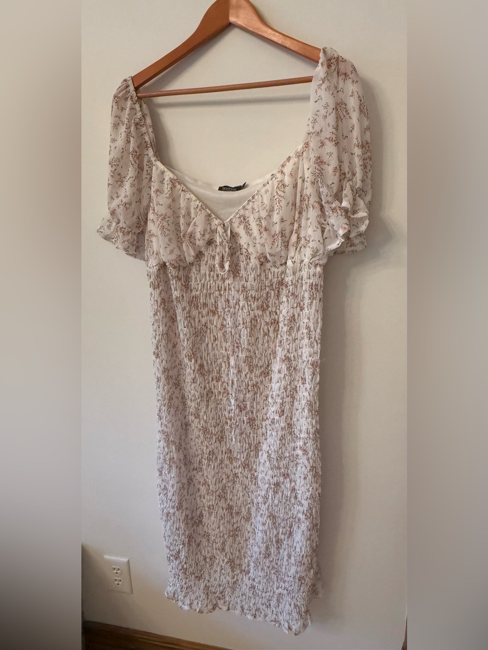 Boohoo Ivory Ruched Midi Dress with Dainty Floral Print